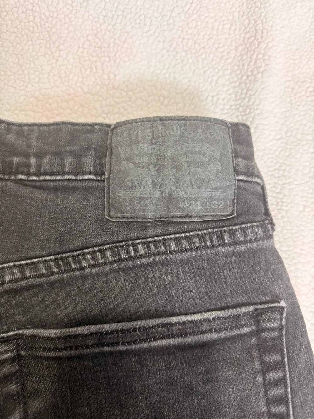 Levis slim straight